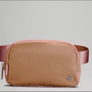 Lululemon everywhere belt bag, clay/pink